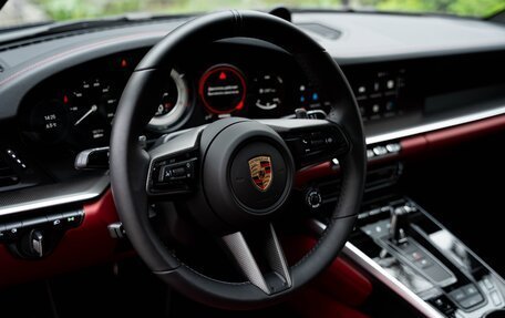 Porsche 911, 2023 год, 34 000 000 рублей, 12 фотография