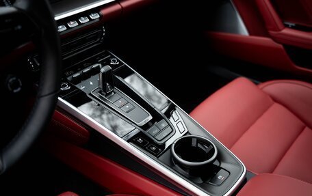Porsche 911, 2023 год, 34 000 000 рублей, 28 фотография