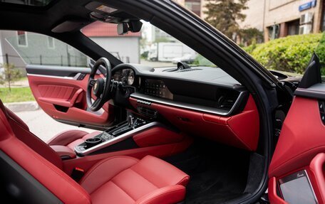 Porsche 911, 2023 год, 34 000 000 рублей, 30 фотография