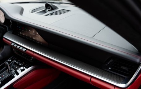 Porsche 911, 2023 год, 34 000 000 рублей, 31 фотография