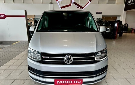Volkswagen Multivan T6 рестайлинг, 2016 год, 4 249 000 рублей, 2 фотография