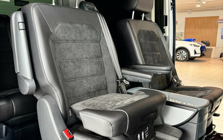 Volkswagen Multivan T6 рестайлинг, 2016 год, 4 249 000 рублей, 16 фотография