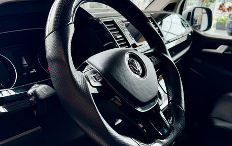 Volkswagen Multivan T6 рестайлинг, 2016 год, 4 249 000 рублей, 12 фотография