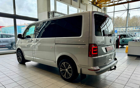 Volkswagen Multivan T6 рестайлинг, 2016 год, 4 249 000 рублей, 6 фотография
