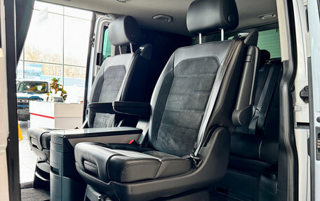 Volkswagen Multivan T6 рестайлинг, 2016 год, 4 249 000 рублей, 17 фотография