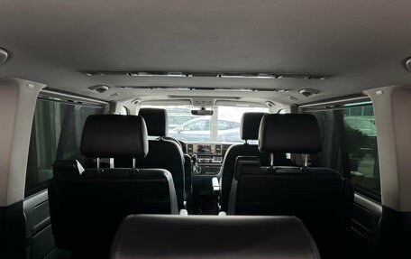 Volkswagen Multivan T6 рестайлинг, 2016 год, 4 249 000 рублей, 18 фотография