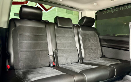 Volkswagen Multivan T6 рестайлинг, 2016 год, 4 249 000 рублей, 23 фотография