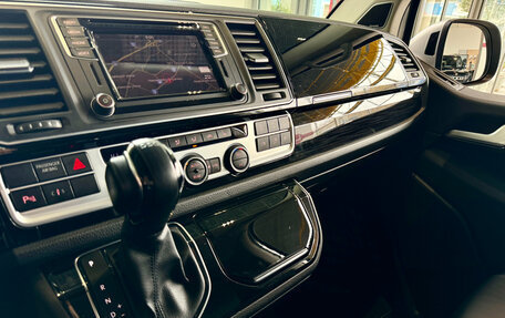 Volkswagen Multivan T6 рестайлинг, 2016 год, 4 249 000 рублей, 25 фотография