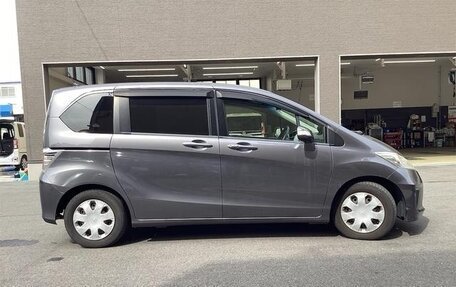 Honda Freed I, 2014 год, 800 000 рублей, 2 фотография