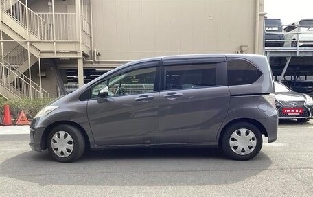 Honda Freed I, 2014 год, 800 000 рублей, 3 фотография