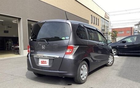 Honda Freed I, 2014 год, 800 000 рублей, 6 фотография