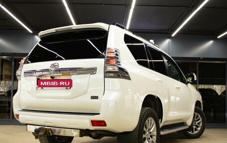 Toyota Land Cruiser Prado 150 рестайлинг 2, 2017 год, 3 849 000 рублей, 6 фотография
