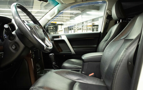 Toyota Land Cruiser Prado 150 рестайлинг 2, 2017 год, 3 849 000 рублей, 10 фотография