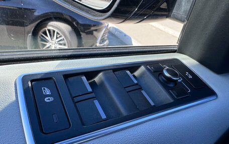 Land Rover Range Rover IV рестайлинг, 2015 год, 4 000 000 рублей, 26 фотография