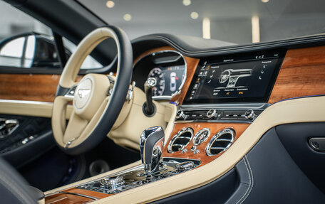Bentley Continental GT III, 2019 год, 18 500 000 рублей, 19 фотография