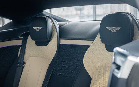 Bentley Continental GT III, 2019 год, 18 500 000 рублей, 26 фотография