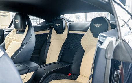 Bentley Continental GT III, 2019 год, 18 500 000 рублей, 25 фотография