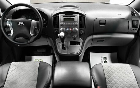 Hyundai H-1 II рестайлинг, 2013 год, 1 895 000 рублей, 10 фотография