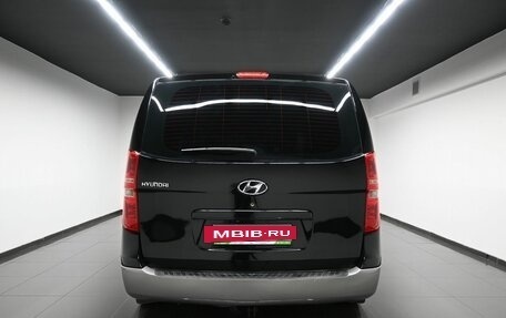 Hyundai H-1 II рестайлинг, 2013 год, 1 895 000 рублей, 4 фотография