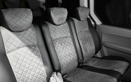 Hyundai H-1 II рестайлинг, 2013 год, 1 895 000 рублей, 12 фотография