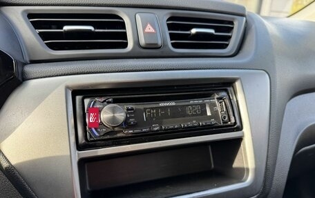 KIA Rio III рестайлинг, 2015 год, 910 000 рублей, 16 фотография