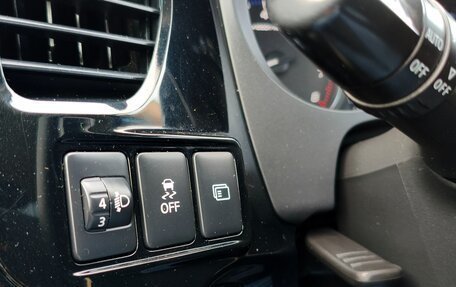 Mitsubishi Outlander III рестайлинг 3, 2017 год, 1 679 000 рублей, 10 фотография