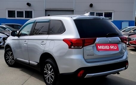 Mitsubishi Outlander III рестайлинг 3, 2017 год, 1 679 000 рублей, 3 фотография
