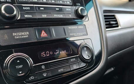 Mitsubishi Outlander III рестайлинг 3, 2017 год, 1 679 000 рублей, 17 фотография
