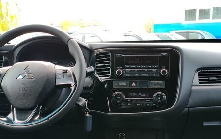 Mitsubishi Outlander III рестайлинг 3, 2017 год, 1 679 000 рублей, 21 фотография