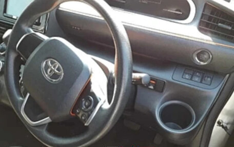 Toyota Sienta II, 2022 год, 985 000 рублей, 3 фотография