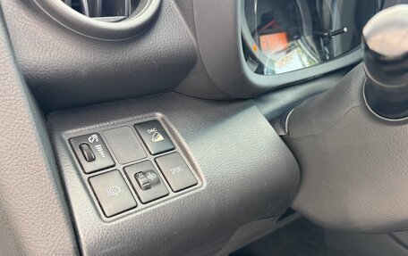 Toyota RAV4, 2012 год, 1 799 000 рублей, 13 фотография