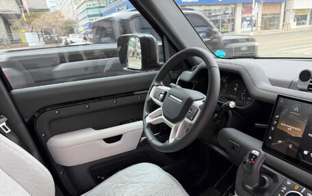 Land Rover Defender II, 2025 год, 10 300 000 рублей, 12 фотография