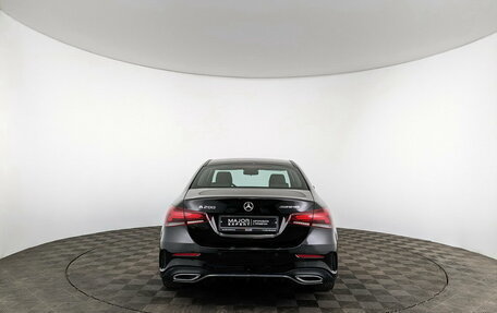 Mercedes-Benz A-Класс, 2019 год, 2 500 000 рублей, 6 фотография