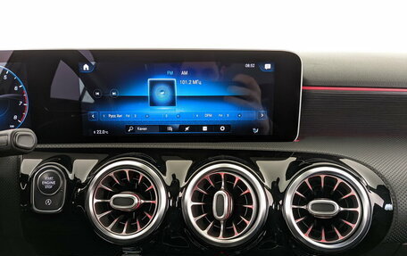 Mercedes-Benz A-Класс, 2019 год, 2 500 000 рублей, 15 фотография