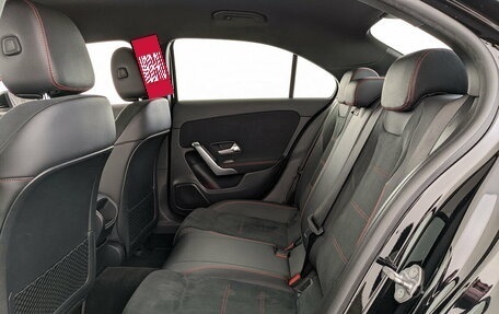 Mercedes-Benz A-Класс, 2019 год, 2 500 000 рублей, 12 фотография