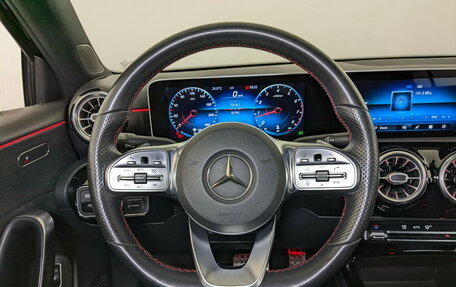 Mercedes-Benz A-Класс, 2019 год, 2 500 000 рублей, 22 фотография