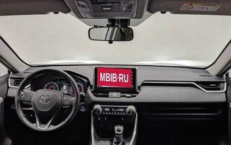 Toyota RAV4, 2020 год, 2 900 000 рублей, 13 фотография