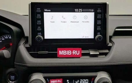 Toyota RAV4, 2020 год, 2 900 000 рублей, 16 фотография