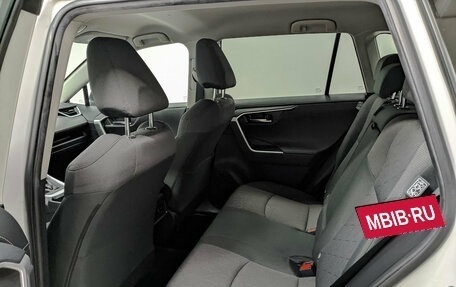 Toyota RAV4, 2020 год, 2 900 000 рублей, 17 фотография
