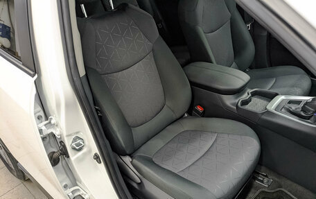 Toyota RAV4, 2020 год, 2 900 000 рублей, 22 фотография