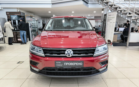 Volkswagen Tiguan II, 2019 год, 2 995 000 рублей, 6 фотография