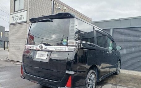 Toyota Voxy III, 2017 год, 1 750 000 рублей, 6 фотография