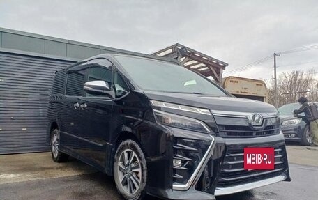 Toyota Voxy III, 2017 год, 1 750 000 рублей, 4 фотография