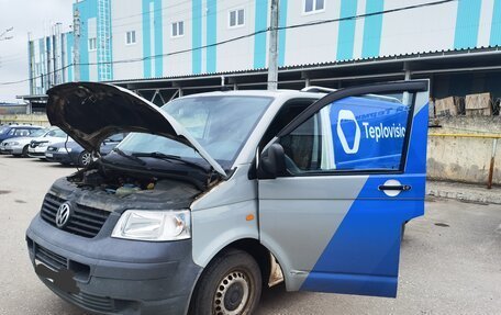 Volkswagen Transporter T5 рестайлинг, 2006 год, 830 000 рублей, 2 фотография