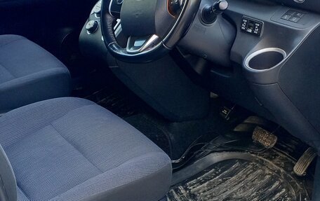 Toyota Sienta II, 2016 год, 1 380 000 рублей, 5 фотография