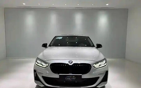 BMW 1 серия, 2022 год, 1 900 000 рублей, 2 фотография