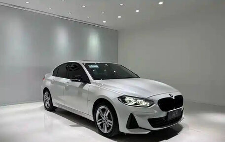 BMW 1 серия, 2022 год, 1 900 000 рублей, 3 фотография