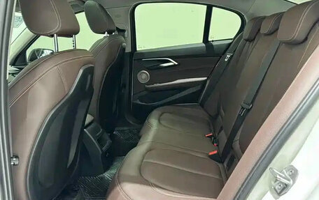 BMW 1 серия, 2022 год, 1 900 000 рублей, 16 фотография