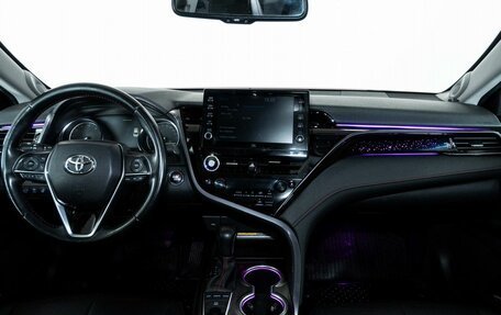 Toyota Camry, 2021 год, 3 400 000 рублей, 7 фотография