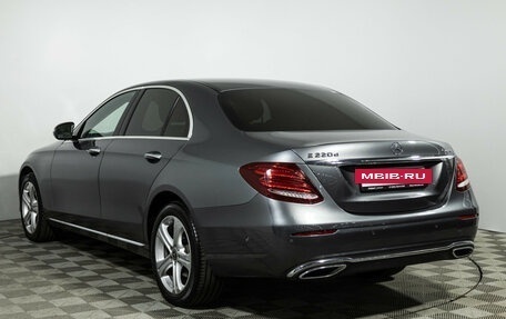 Mercedes-Benz E-Класс, 2018 год, 3 079 000 рублей, 7 фотография